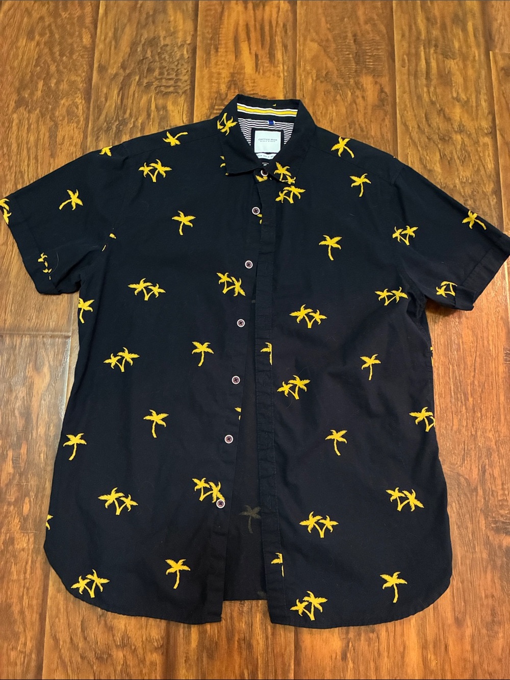 Men's Black Short-Sleeve Button-Down Shirt with Yellow Palm Embroidery